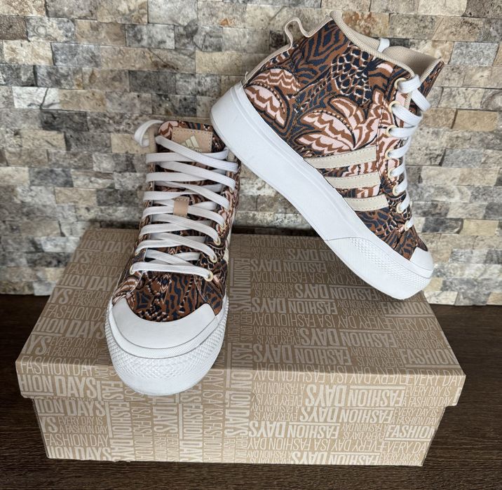 Дамски кецове Adidas