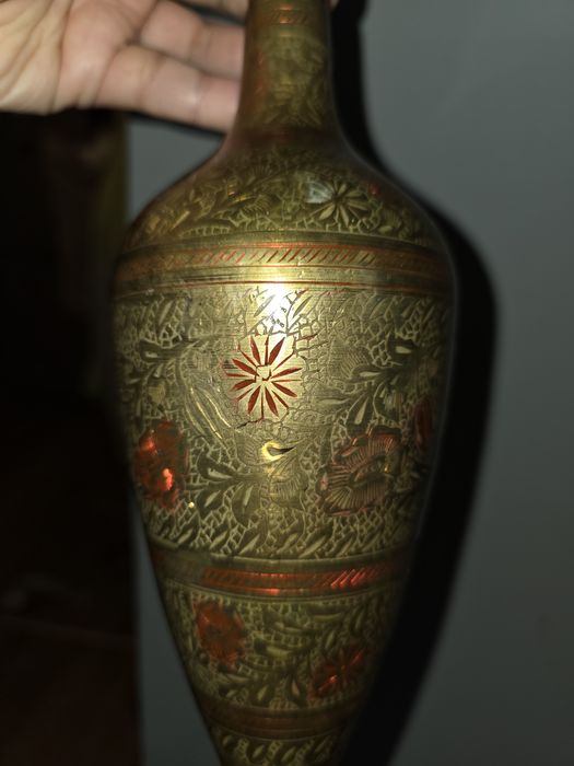 Продам вазу из латуни