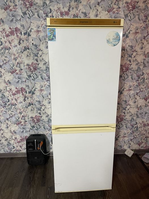 Продам холодильник