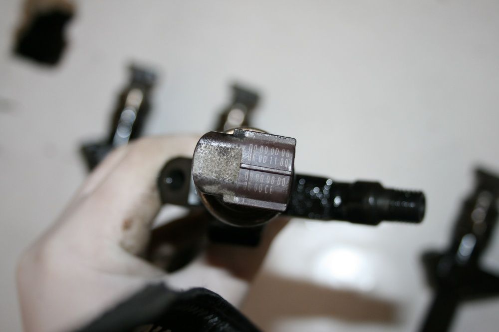 Injectoare Injector Nissan Pathfinder Navara 2.5 DCI Livram Oriunde