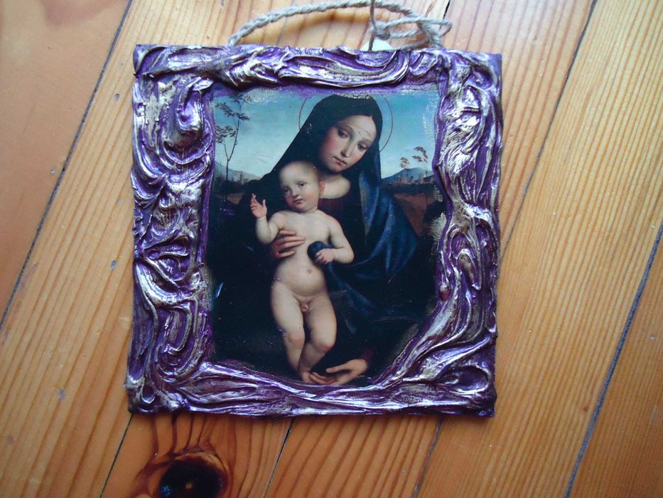 свещници .часовник,гоблени и пана за дома