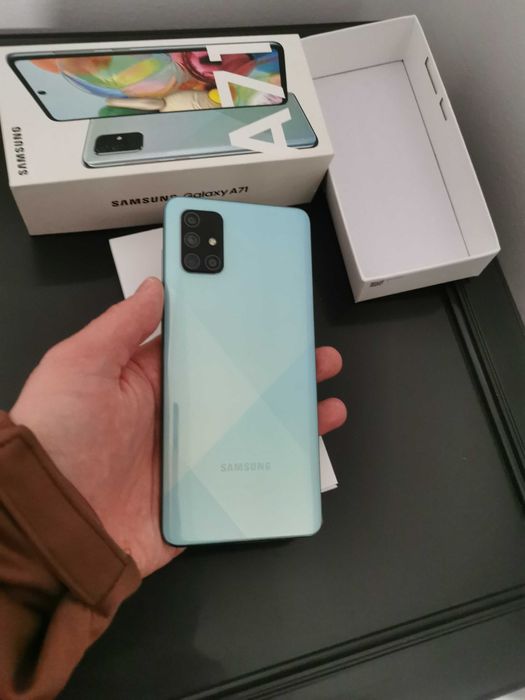 Продавам Samsung Galaxy A71