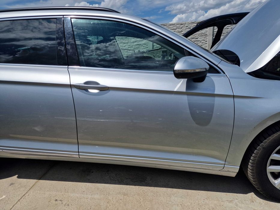 Usa dreapta fata Volkswagen Passat B8 sedan  variant / break LA7WL gri