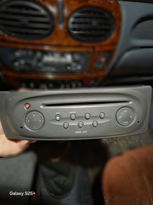 Радио за Рено Сценик