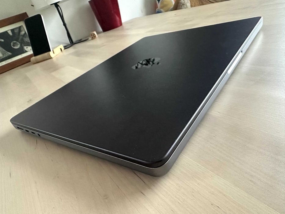 Apple Macbook Pro A2442 М1 MAX 32GB 32GPU 14 инча 2021 г