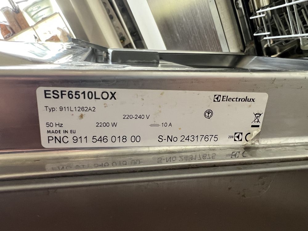 Продавам Съдомиялна Elecrtrolux