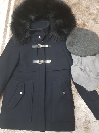 Palton Zara și beretă cu fular