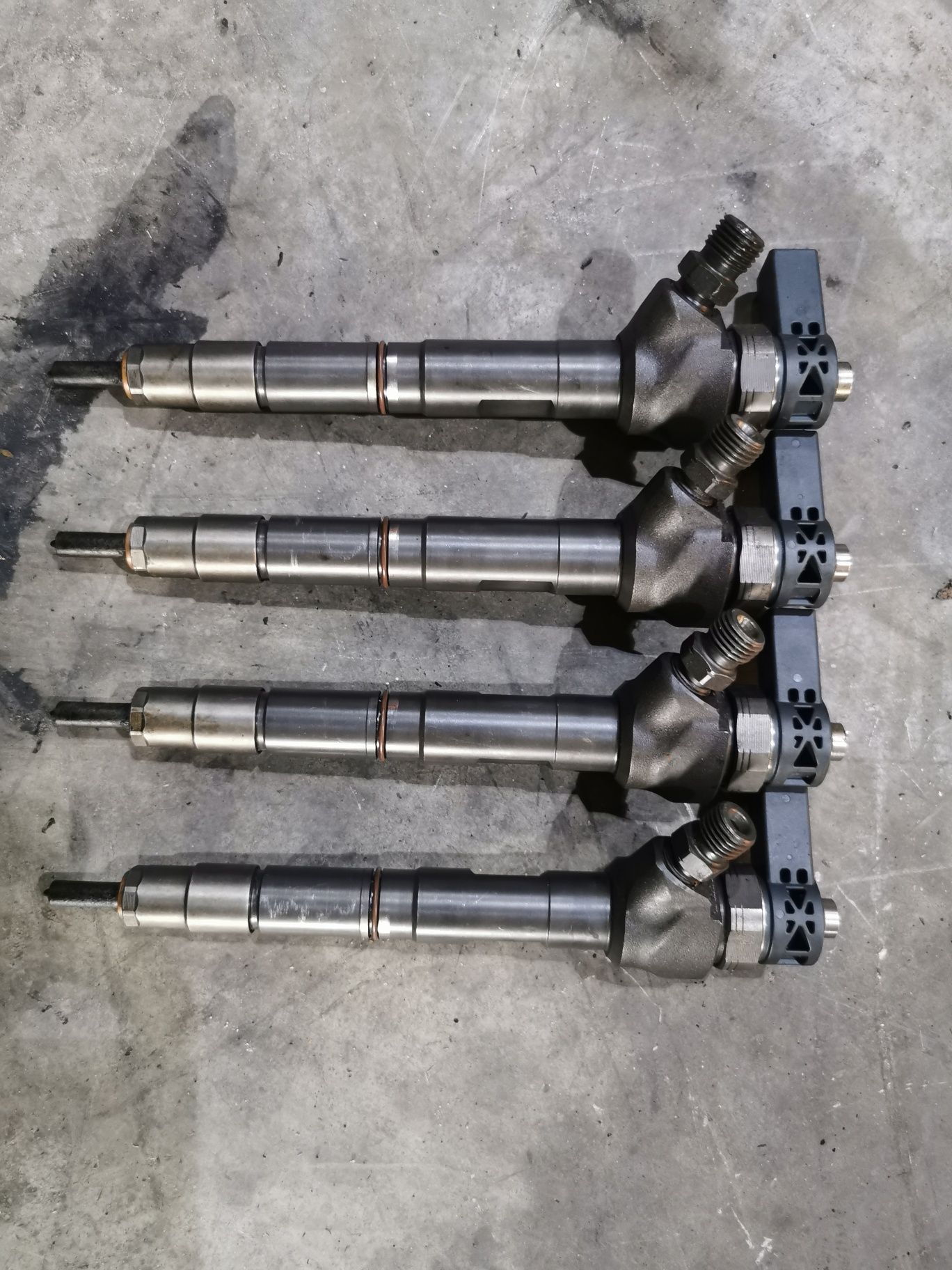 Injector injectoare 2.0 tdi CFF 140 CP vw tiguan golf 6 jetta a3 leon