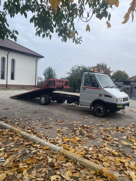 Autoplatforma hidraulica Iveco Daily