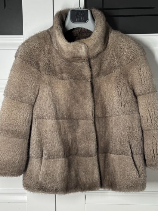 Продам роскошную норкувую шубу натурального оттенка