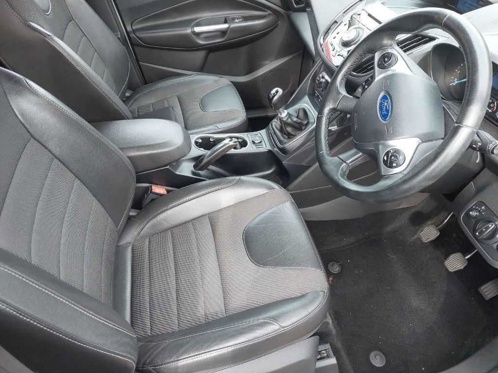 Trager Ford Kuga 2015 SUV 2.0 Duratorq 110kW