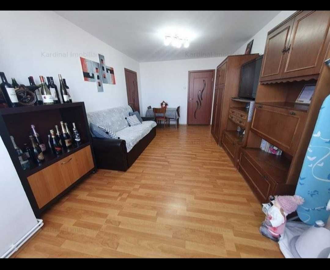 Închirieriez apartament cu două cameră în Zona Astra - Neptun .