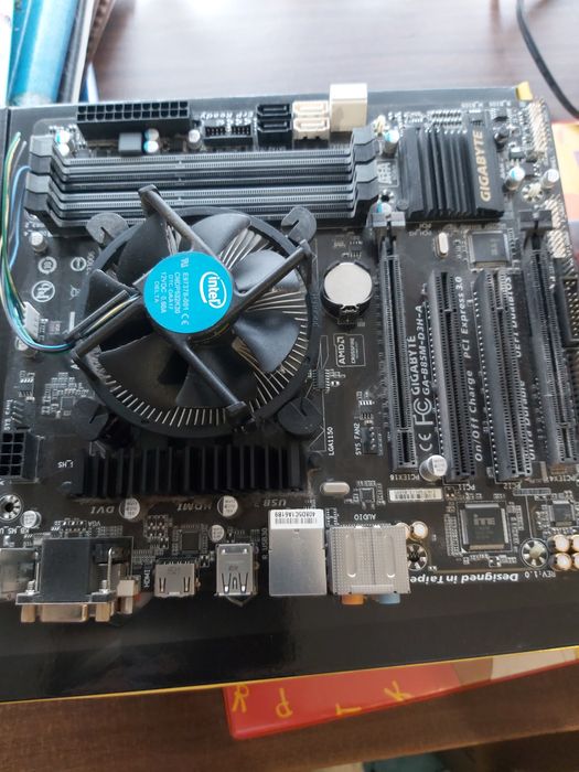 Дъно GIGABYTE B85M-D3H-A с процесор Intel Core i5-4460 CPU, 3.2 GHz