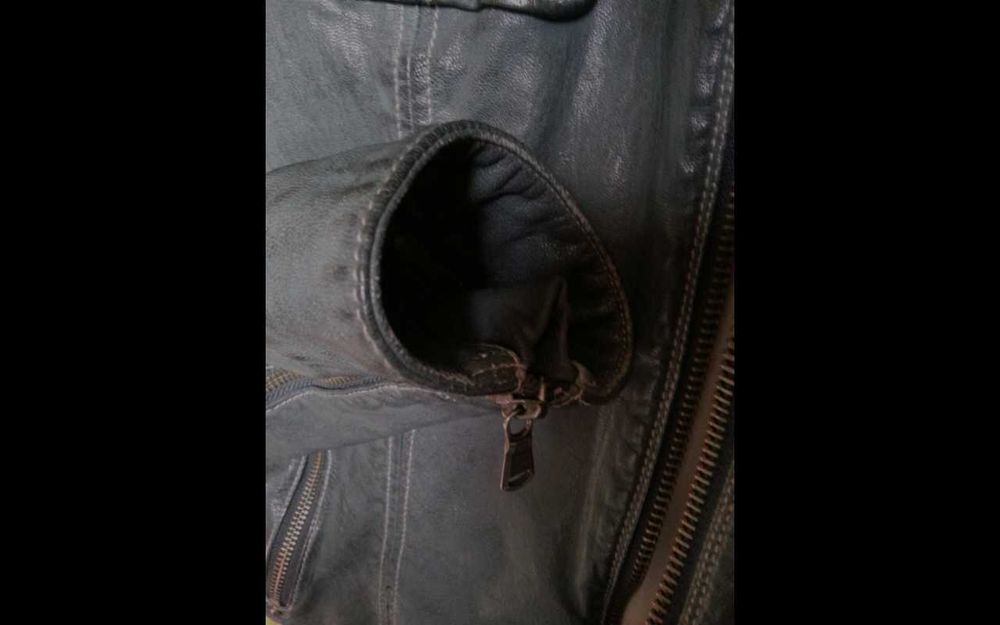 Продавам кожено яке Pepe Jeans London