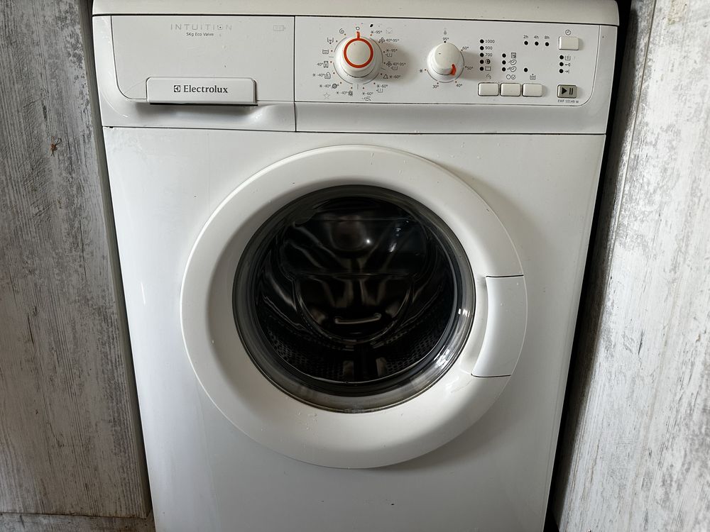 Пералня electrolux + безплатен хладилник подарък crown