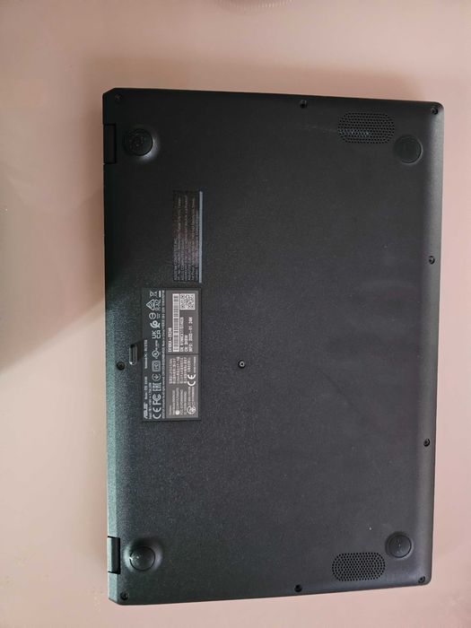 Vând laptop ASUS Vivobook Go 15