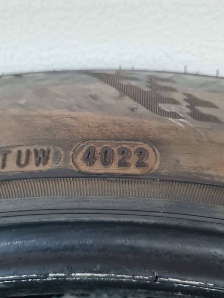 Всесезонни гуми 4 броя BRIDGESTONE QuiietTrack 235 50 R18 дот 4022
