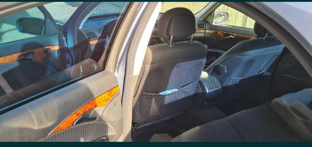 Mercedes Benz E220 model Elegance - W211