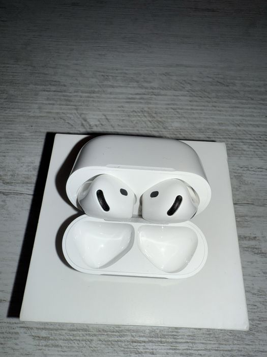 Airpods 4 full box