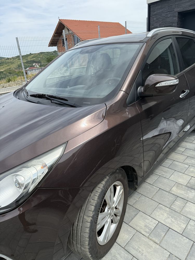 Vand hyundai ix35 ,  4x4 , cutie automata