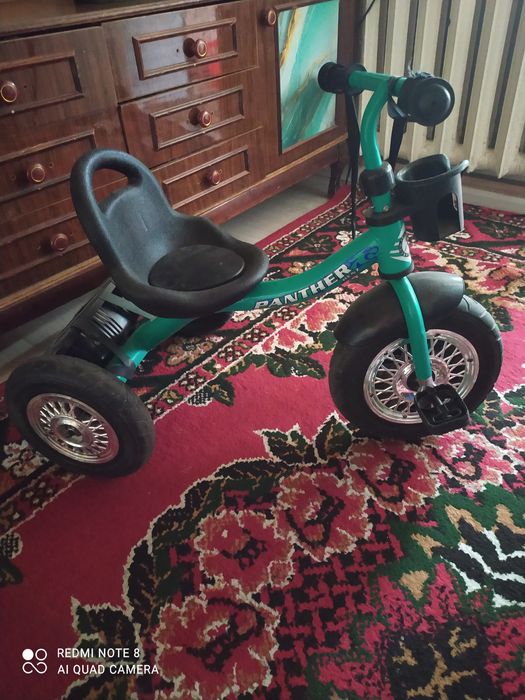 Самокат трёхколёсный