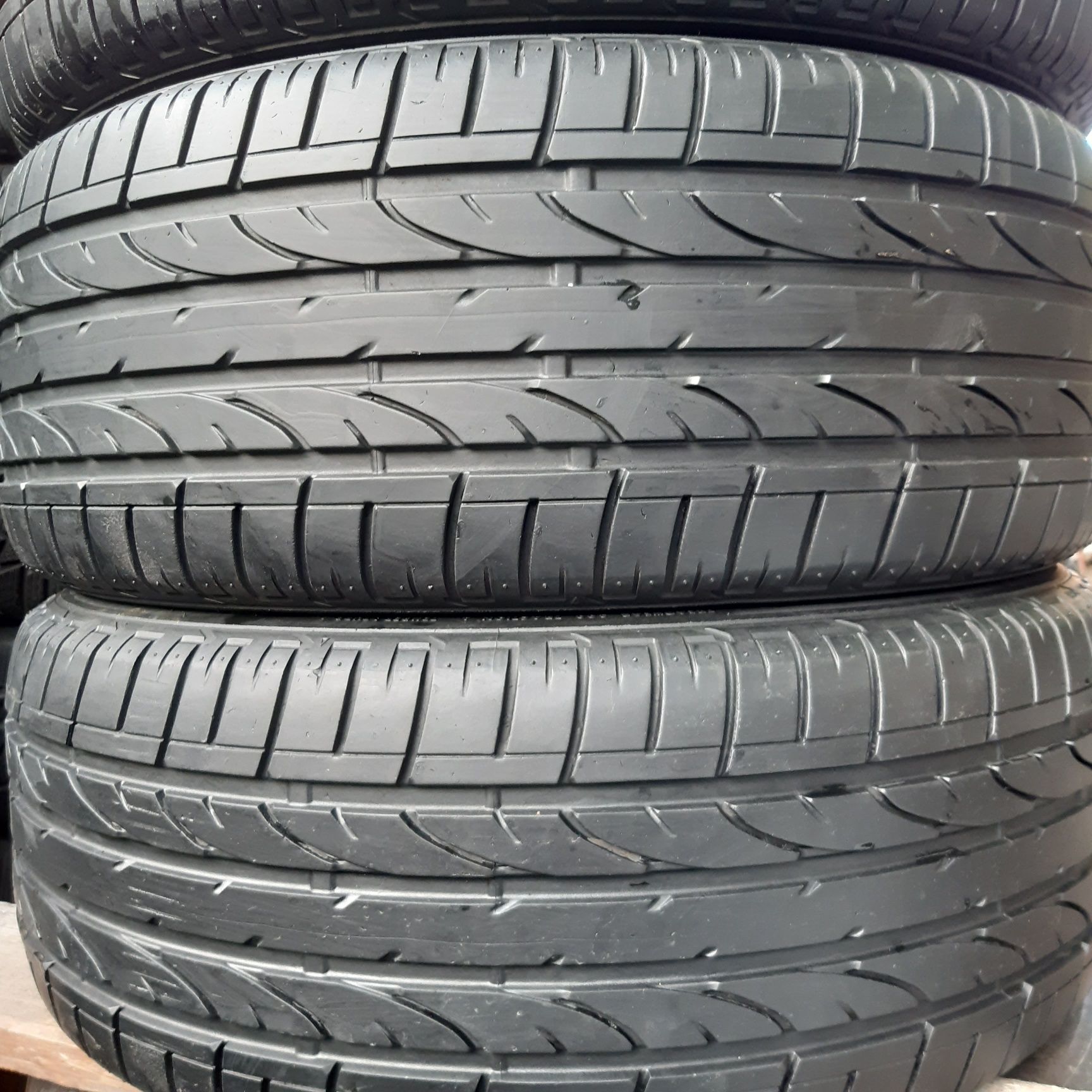 2 anvelope 235/50r18 vară marca Bridgestone preț 200 lei bucata