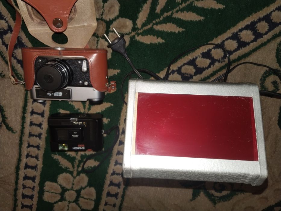 Продам фотоаппарат ФЭД, эликон, увеличитель, вспышка, фотобачок, фонар
