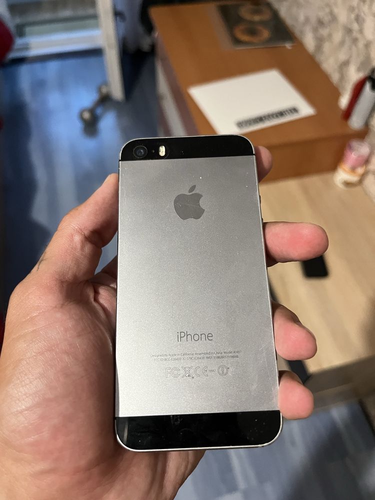 Iphone 5s + case
