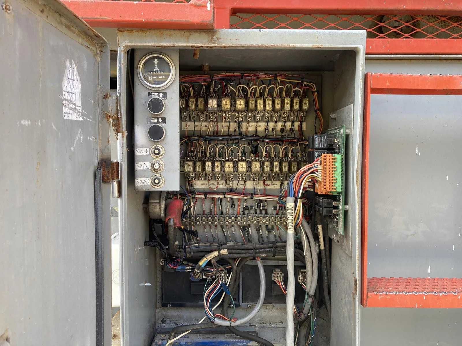 Автовишка Ножична Skyjack SJ8831 12м
