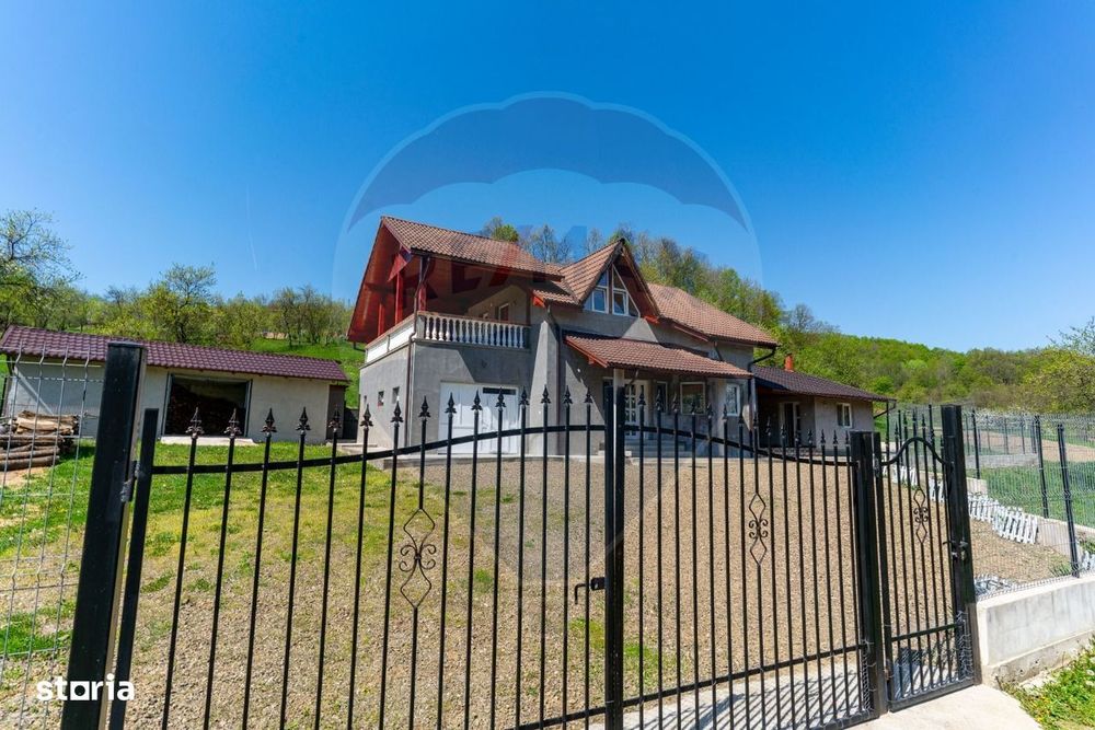 Casă / Vilă Sesuri, jud Hunedoara