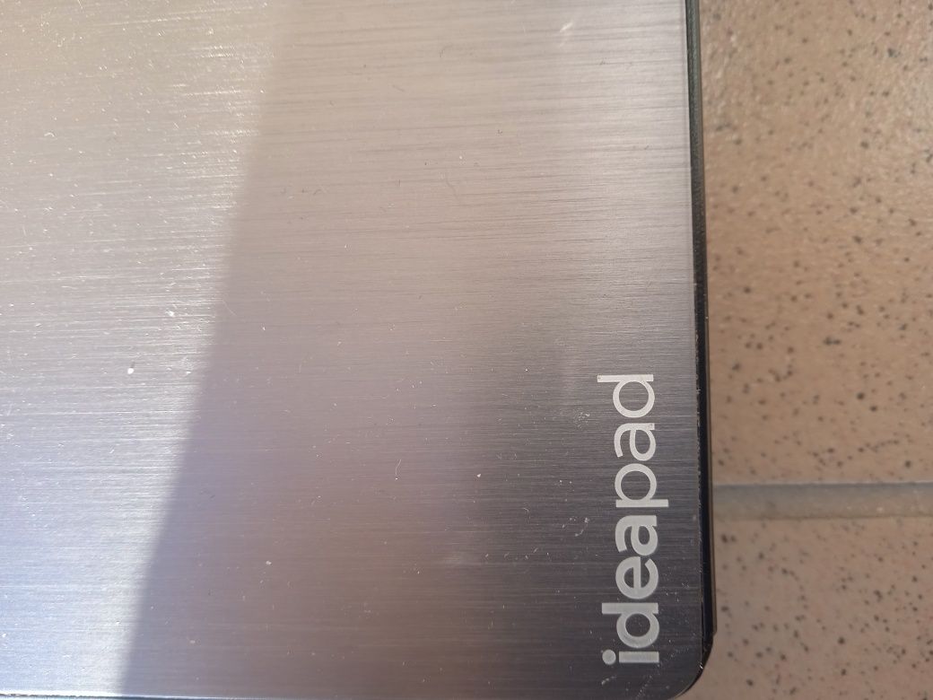 Продавам лаптоп Lenovo IdeaPad 4051