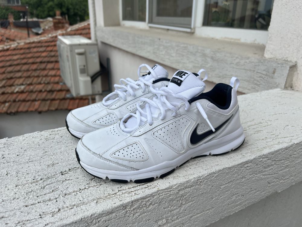 Nike T Lite XI 43