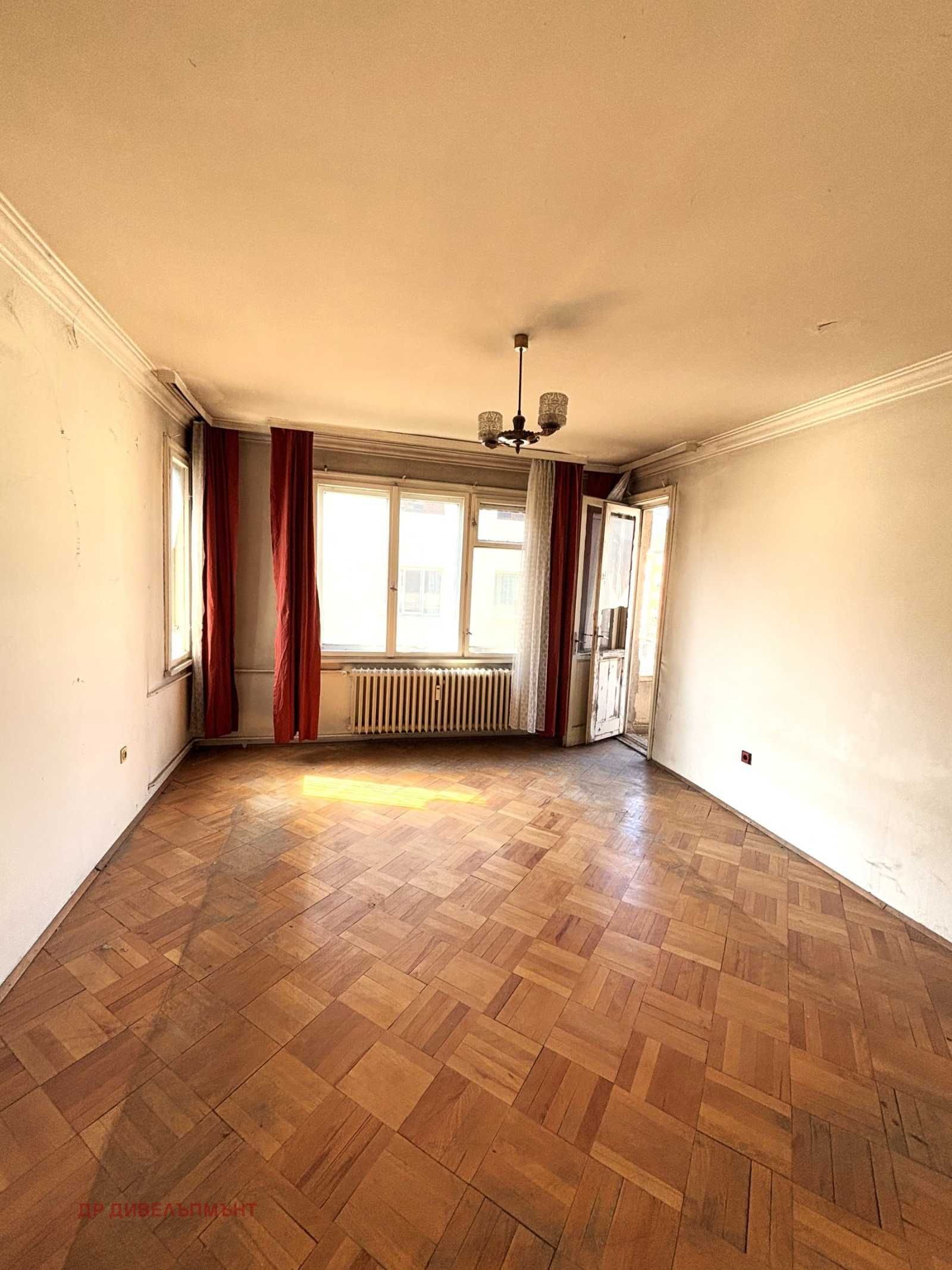 Продава 3-СТАЕН
град София, Център, ул. Ивайло