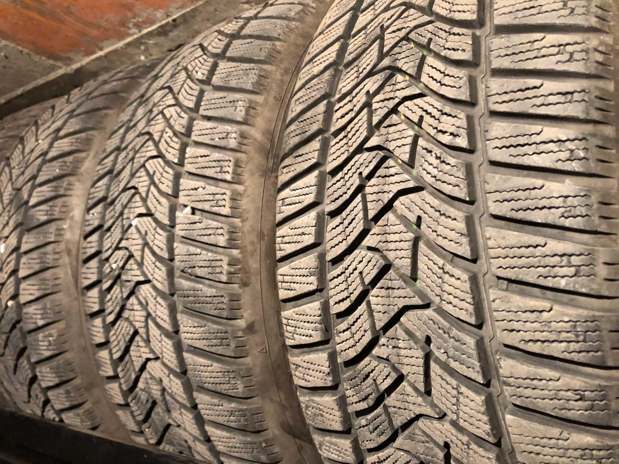 Зимни гуми Dunlop 225/45/17