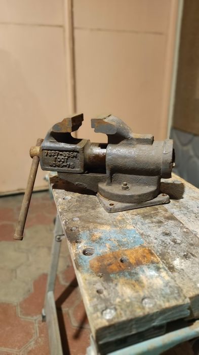 Тиски тисы средние