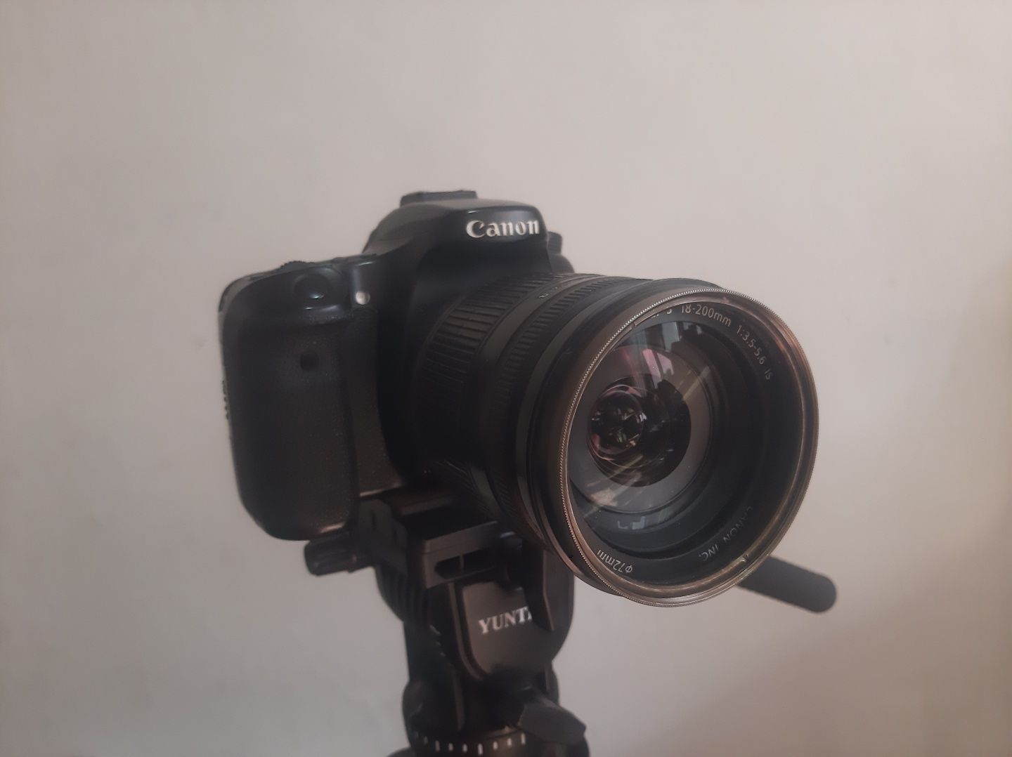 Canon 70d fotoapatat ishlashi yaxshi batareya zaryadnik rimeni bor