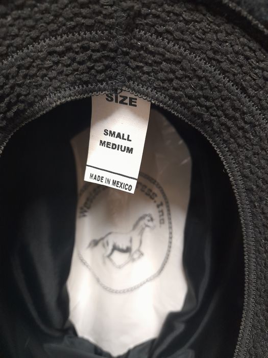 Vând pălărie cowboy originala.