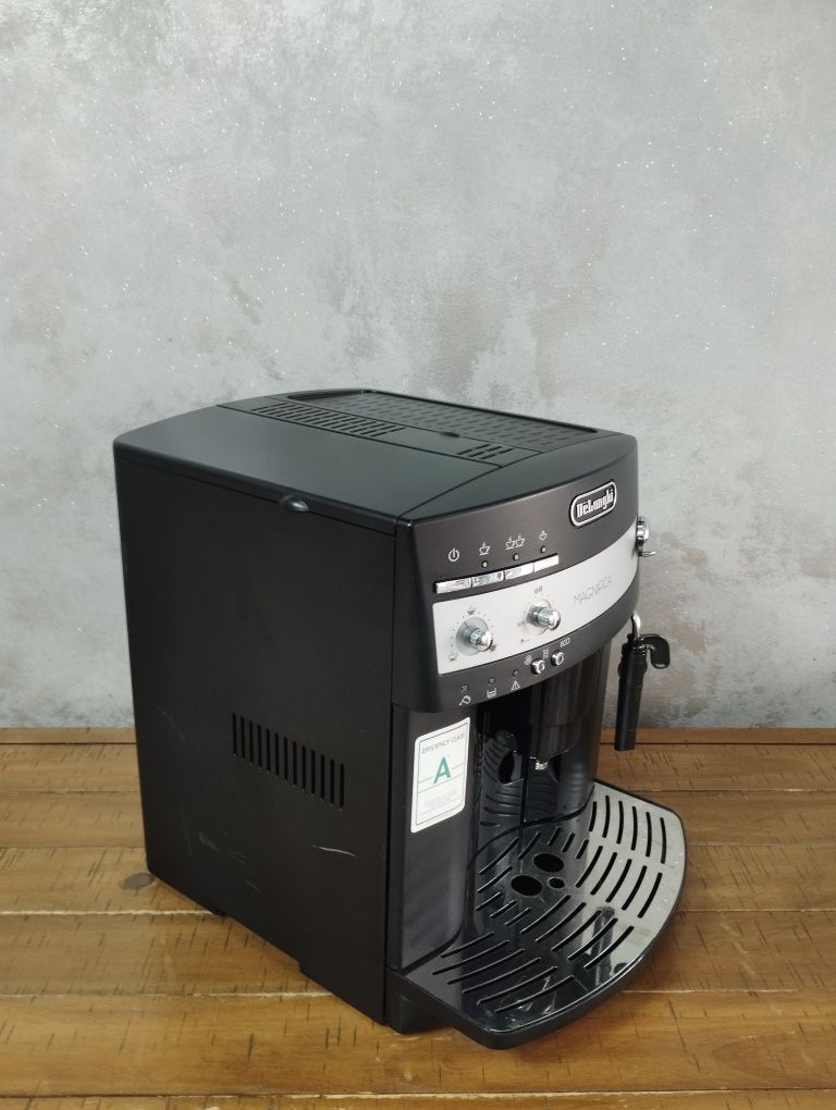 Expresor espressor aparat de cafea DeLonghi Magnifica