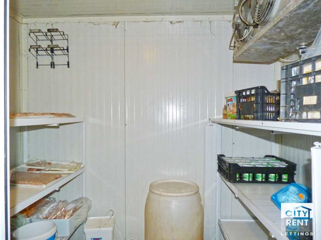 Дава се под наем Магазин в Велико Търново, Зона Б - 200 кв.м за 820 € - Снимка #9