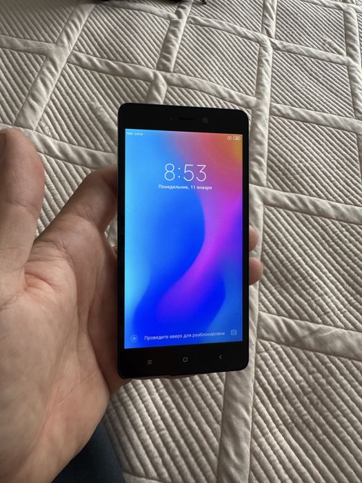Redmi 3s в хорошем состояний не глючить не гонит.