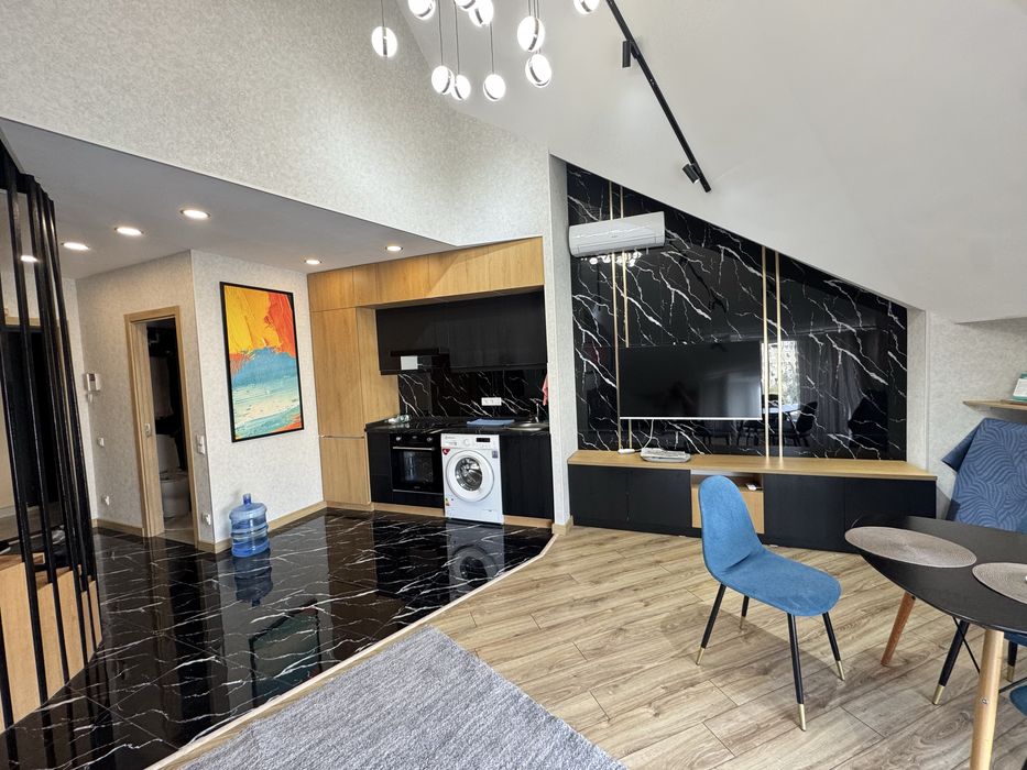 Ц-2 Алйский рядом 1^2 КОМНАТНАЯ  Продаю