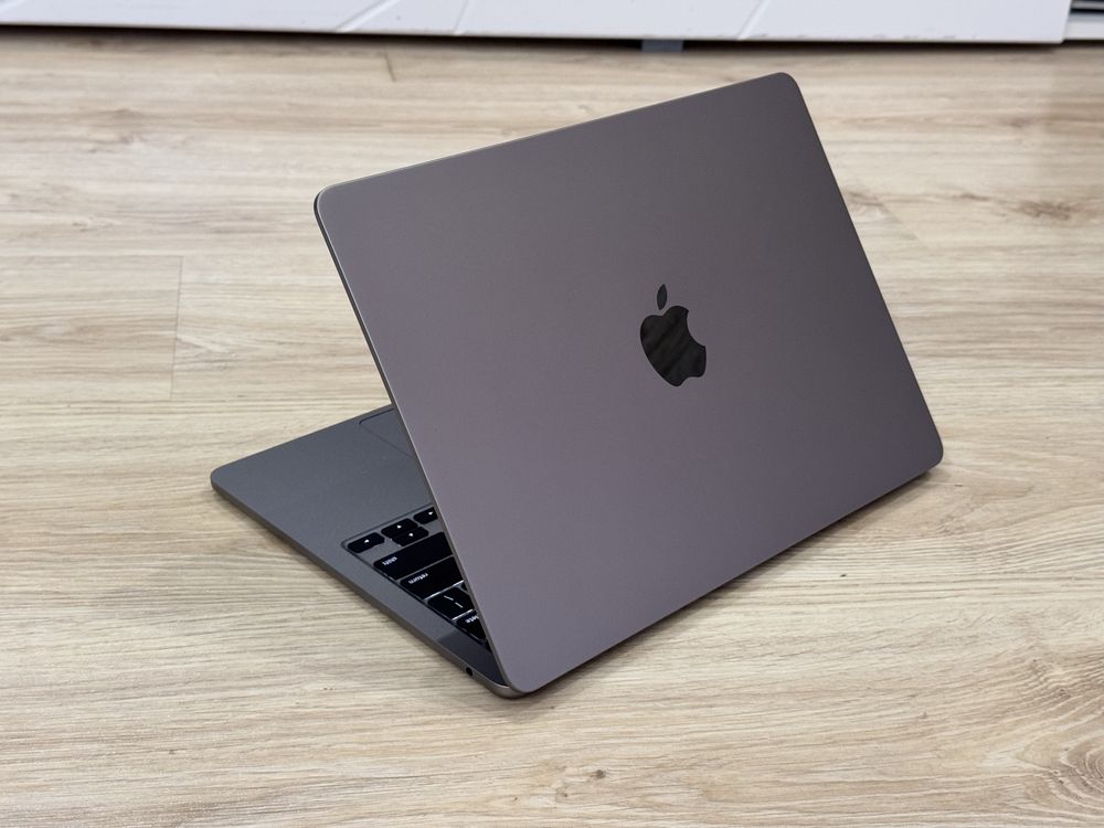 *512GB*Като Нов 13.6’Macbook Air M3 2024/8GB Ram/512GB SSD