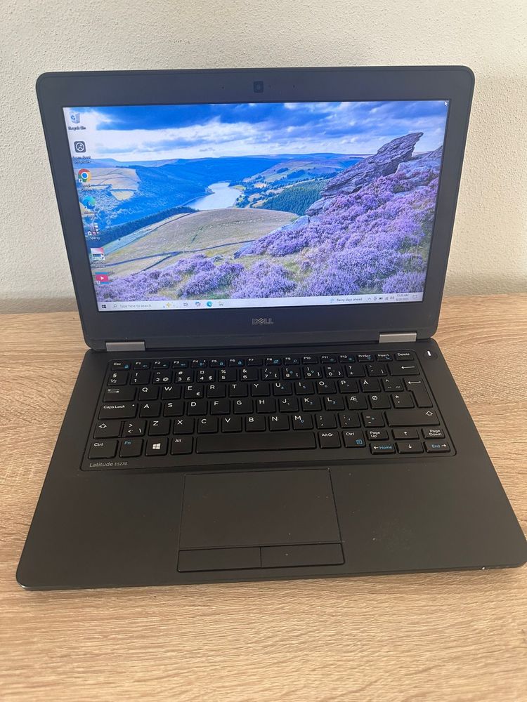 Laptop Dell Latitude cu Incarcator