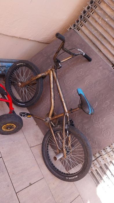 Bicicleta bmx  pt 10-12 ani