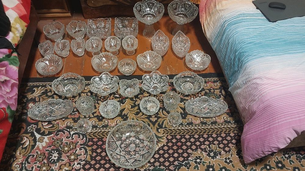 Original Chex va Rossiya kristall idishlar to‘plami – ideal holatda