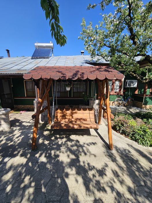 Vând balansoar din lemn