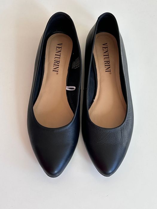Кокетни черни елегантни обувки Venturini