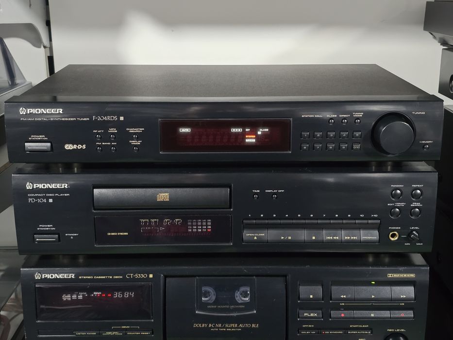 Linie audio PIONEER,  amplificator, casetofon, cd-player 6 disc, tuner