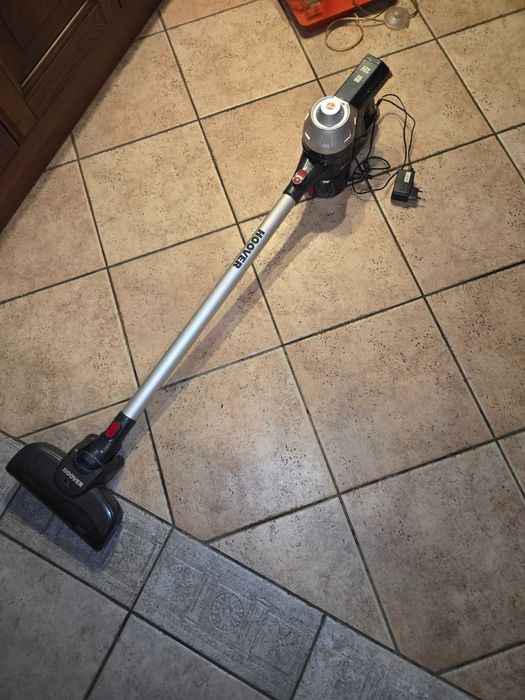 2 Прахосмукачки безкабелни HOOVER 22V