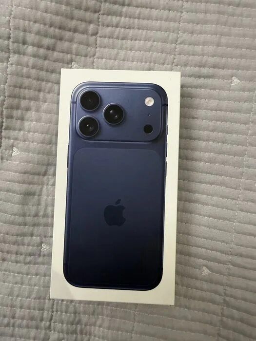 Продам айфон 17 про мах